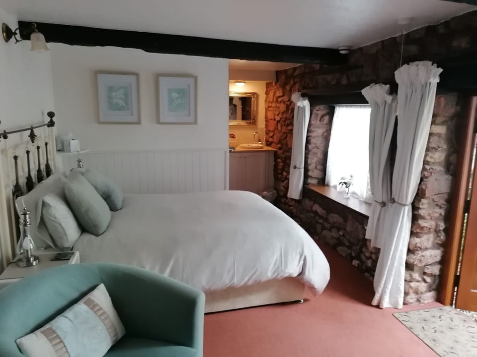 Standard Double Room, Ensuite | Premium bedding, Select Comfort beds, free WiFi, bed sheets