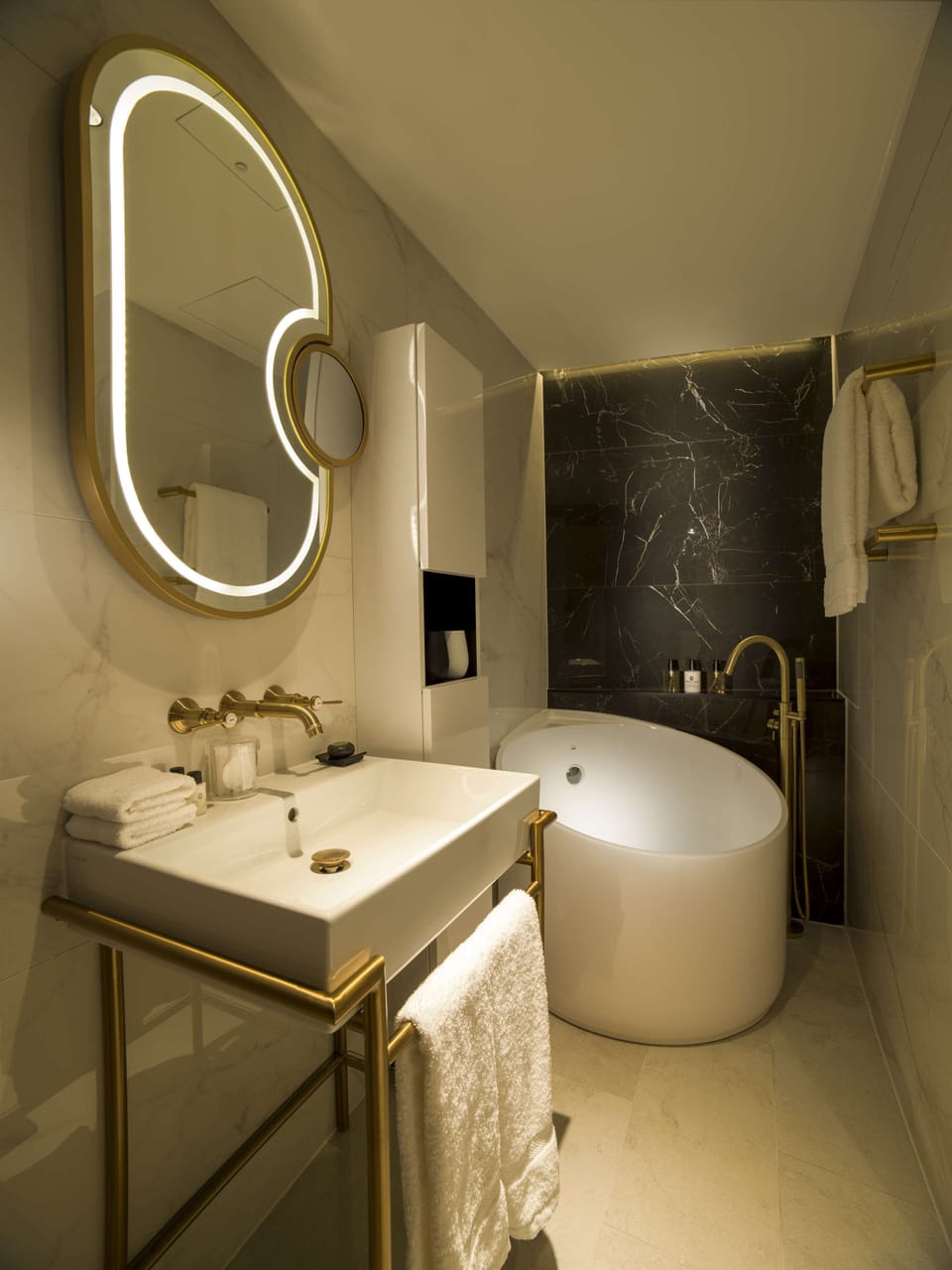 Room, 3 Bedrooms (The Astor Residence) | Bathroom | Shower, designer toiletries, hair dryer, bathrobes