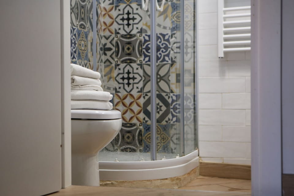 Apartment, 1 Bedroom | Bathroom shower