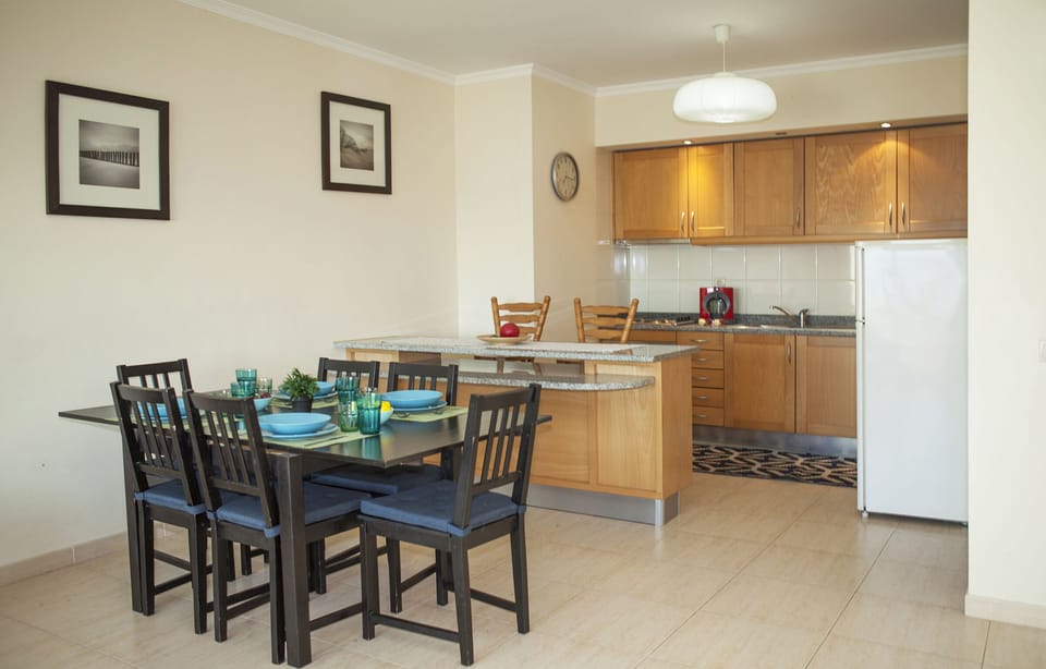 Apartment, 2 Bedrooms, Balcony | Private kitchen | Fridge, microwave, oven, stovetop