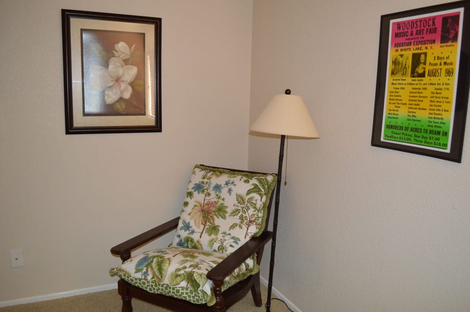 Guest bedroom