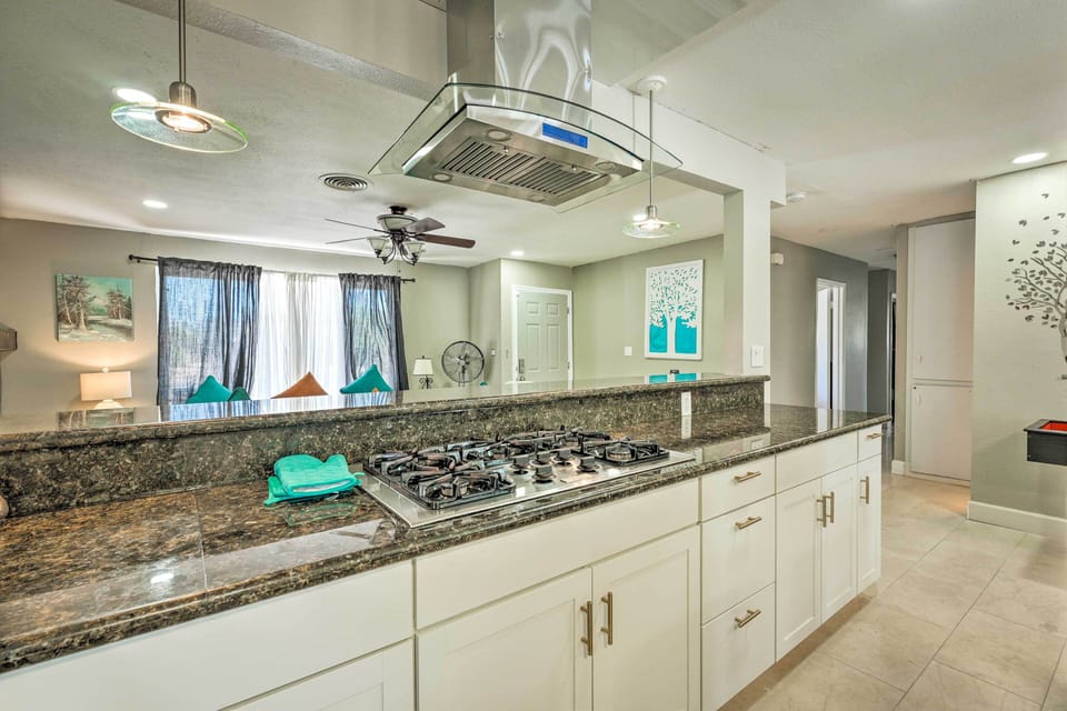 Kitchen | Fully Equipped | Breakfast Bar