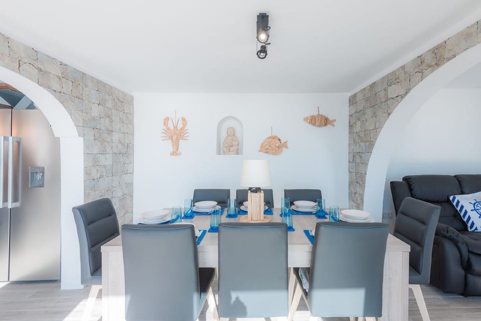Dining for eight