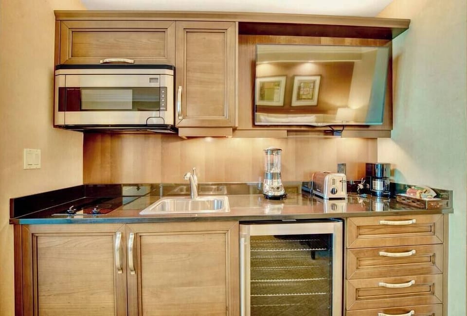 Complete Kitchenette & 42" Widescreen TV