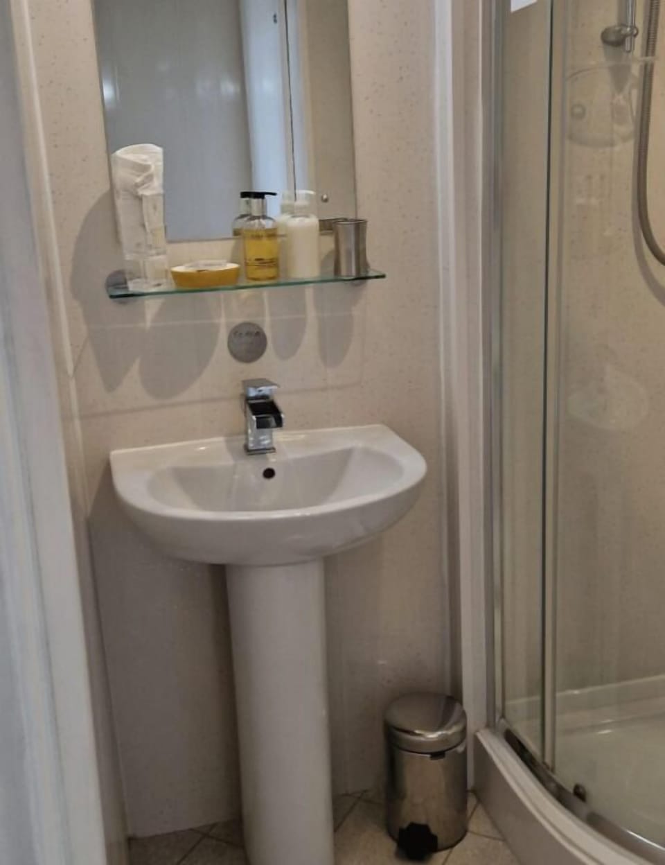 Shower, towels