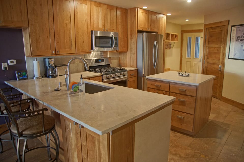 Granite Counters, New Cabinets & Appliances
