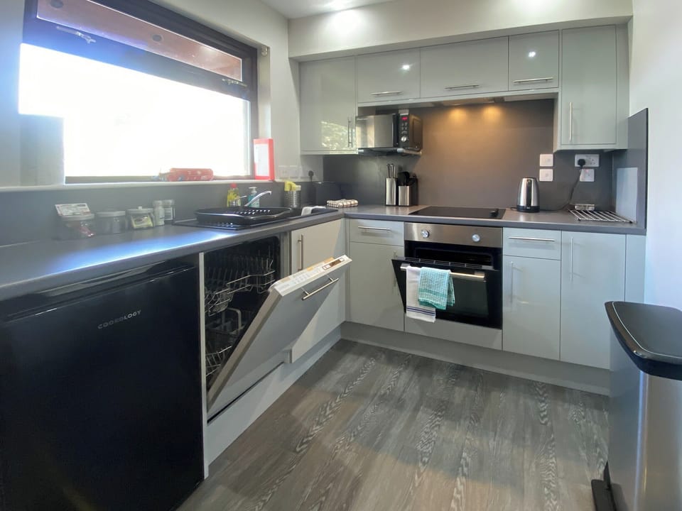 Kitchen | Dubh Sgeir - Puffin, Oban