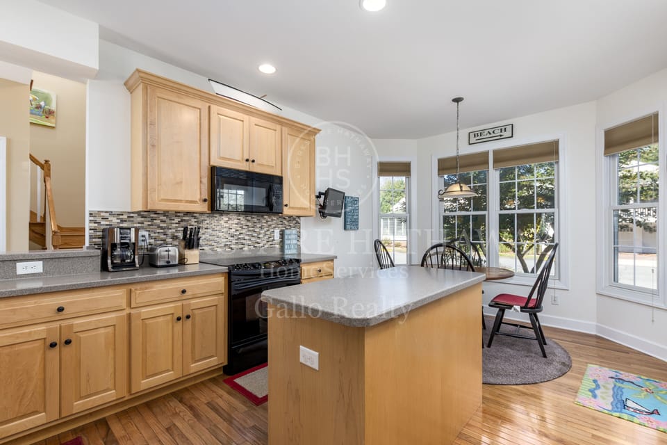 Eat In Kitchen