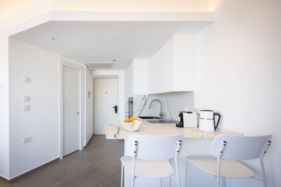 Apartment, Balcony, Oceanfront | Interior