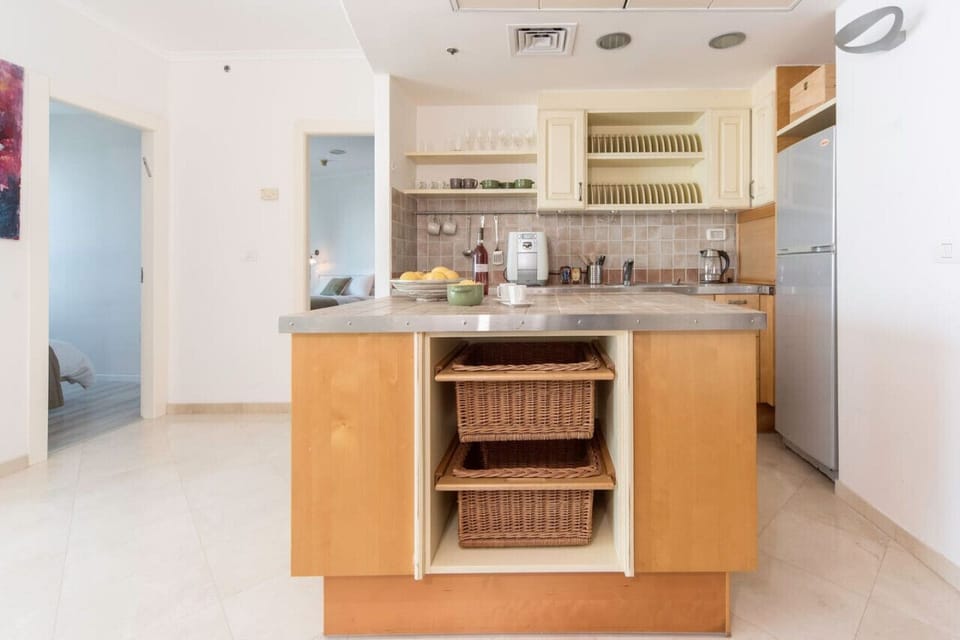 Apartment, 2 Bedrooms, Beachfront | Interior