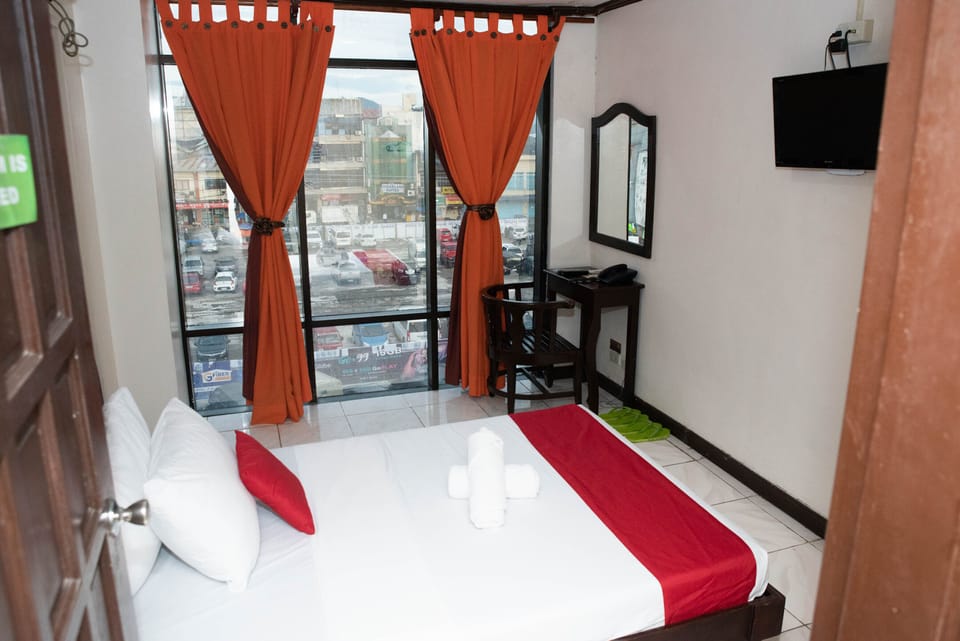 Basic Double Room | Desk, iron/ironing board, free WiFi, bed sheets