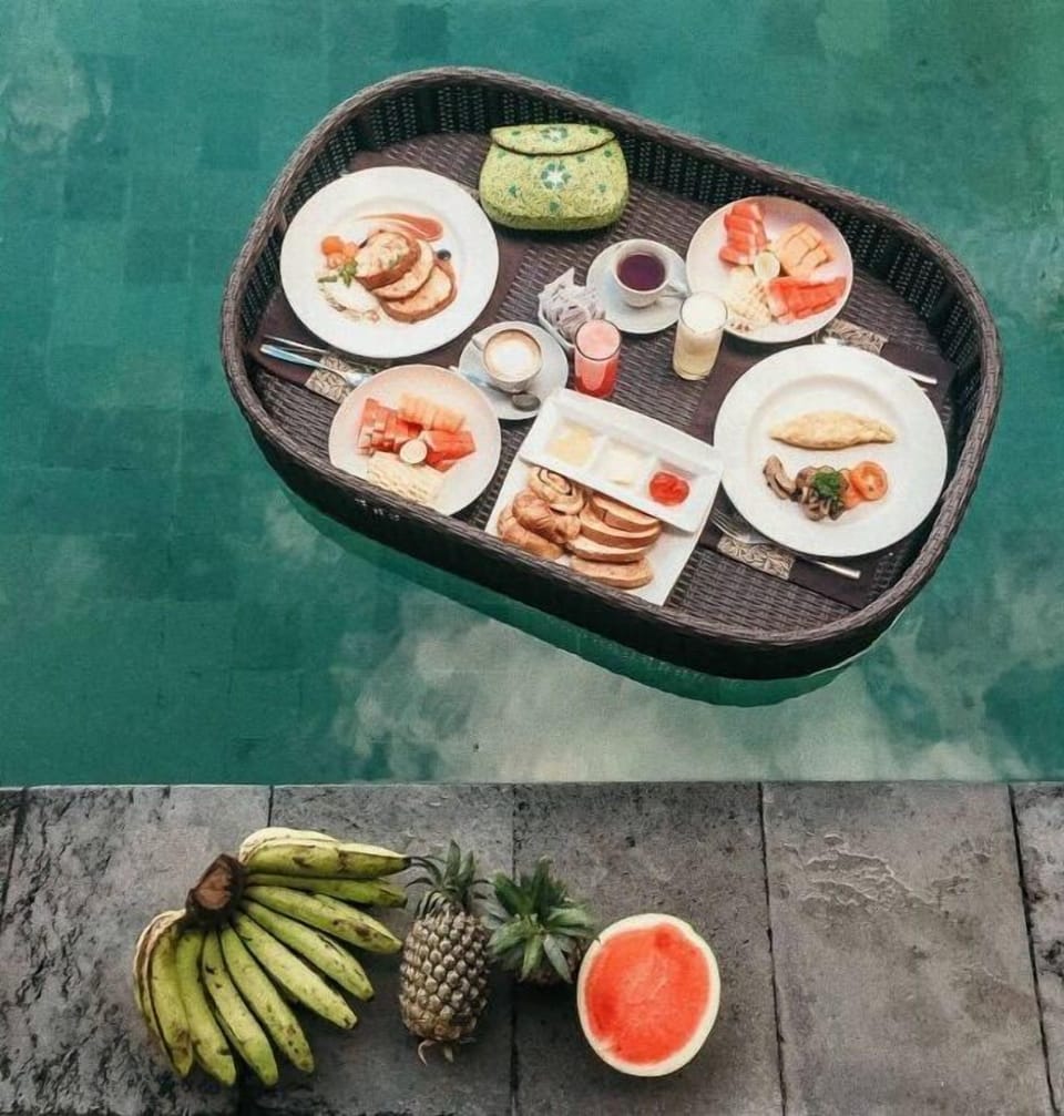 Floating Breakfast