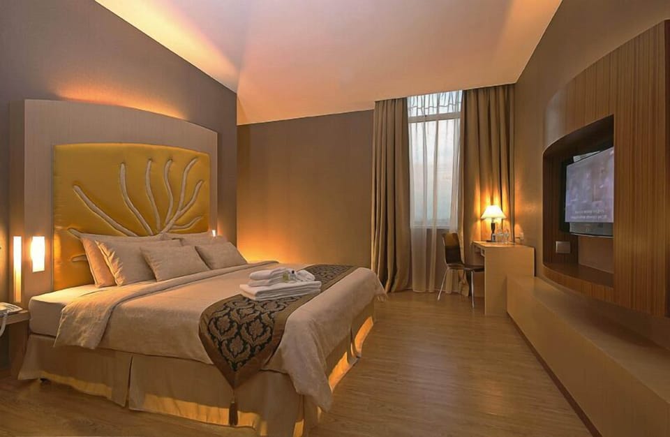 Select Comfort beds, in-room safe, individually furnished, desk