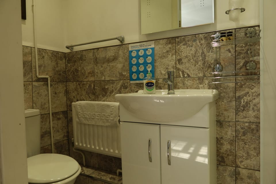 Double or Twin Room, Ensuite | Bathroom
