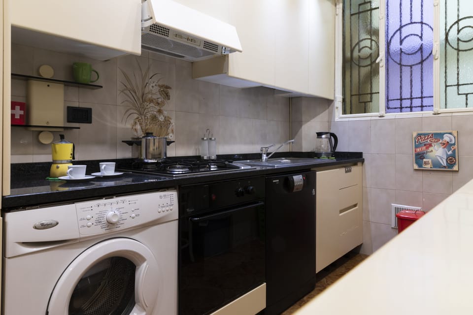 Superior Apartment, 2 Bedrooms | Private kitchen | Fridge, microwave, oven, stovetop