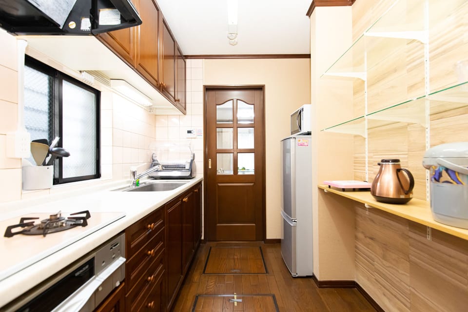 Private Vacation Home | Private kitchen | Fridge, microwave, stovetop, electric kettle