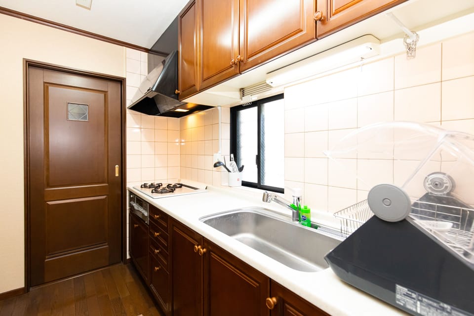 Private Vacation Home | Private kitchen | Fridge, microwave, stovetop, electric kettle