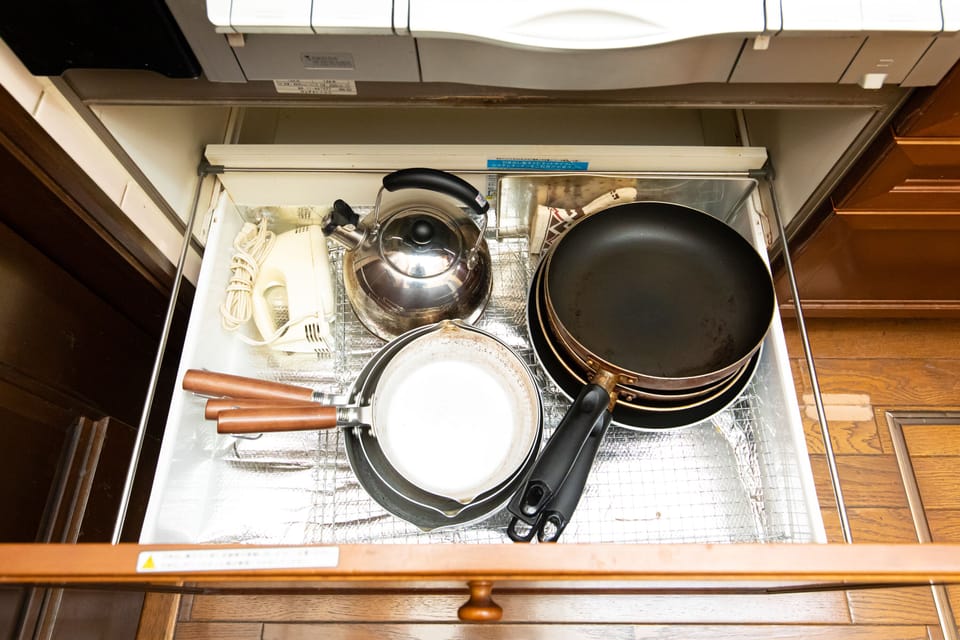 Private Vacation Home | Private kitchen | Fridge, microwave, stovetop, electric kettle