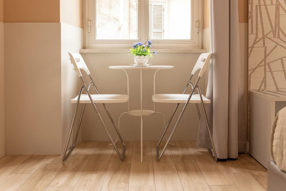 Classic Double or Twin Room | In-room safe, desk, laptop workspace, blackout drapes