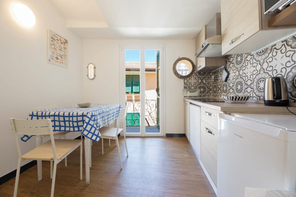 Apartment, 1 Double Bed with Sofa bed, Balcony | Private kitchen | Fridge, microwave, stovetop, electric kettle