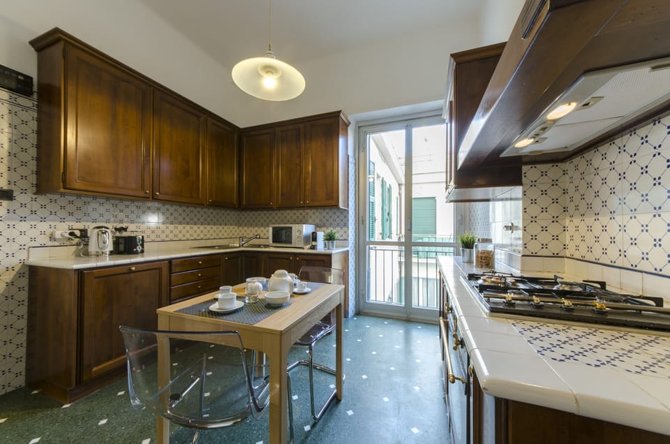 Apartment, Balcony, Sea View (4 Bedrooms) | Private kitchen | Fridge, microwave, oven, stovetop