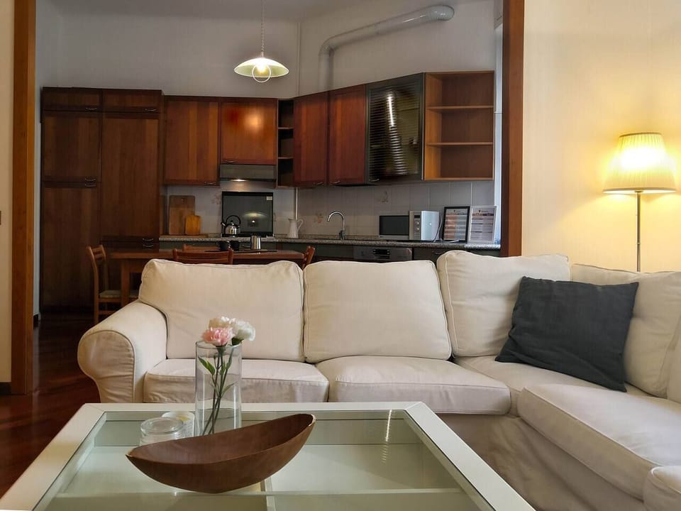 Apartment, 1 Bedroom | Living room | 28-inch TV with satellite channels