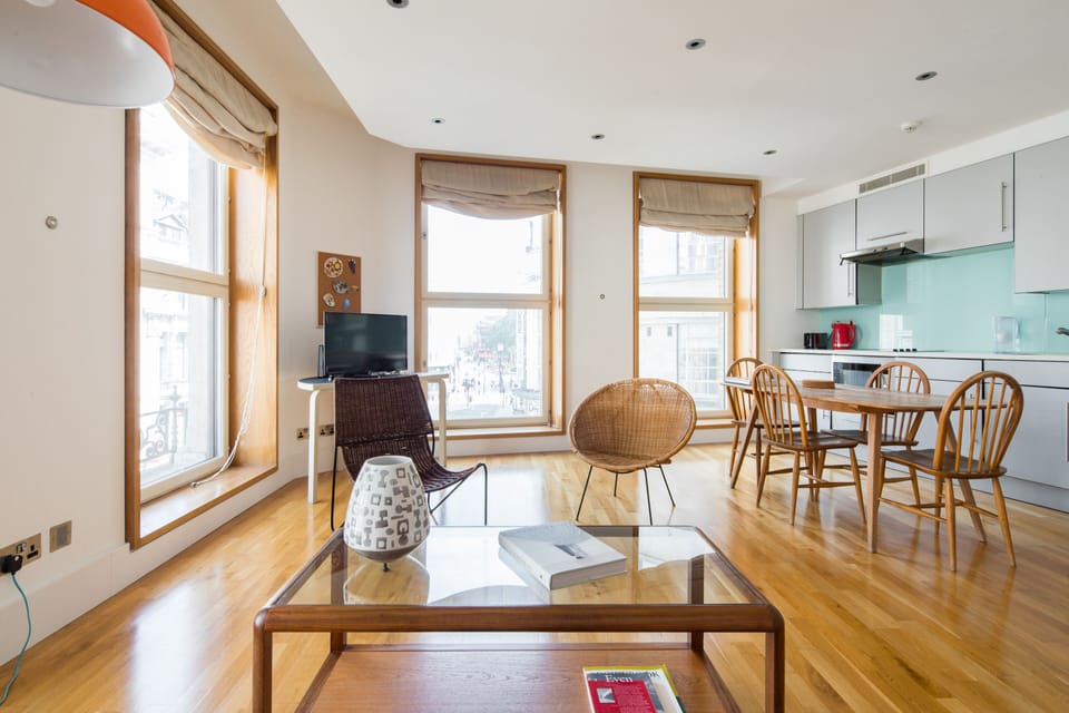 Apartment | Living area | 32-inch flat-screen TV with digital channels, TV, Netflix