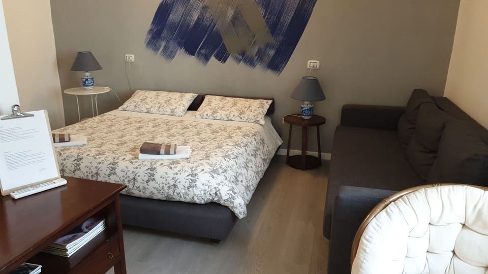 Basic Room | Soundproofing, free WiFi, bed sheets
