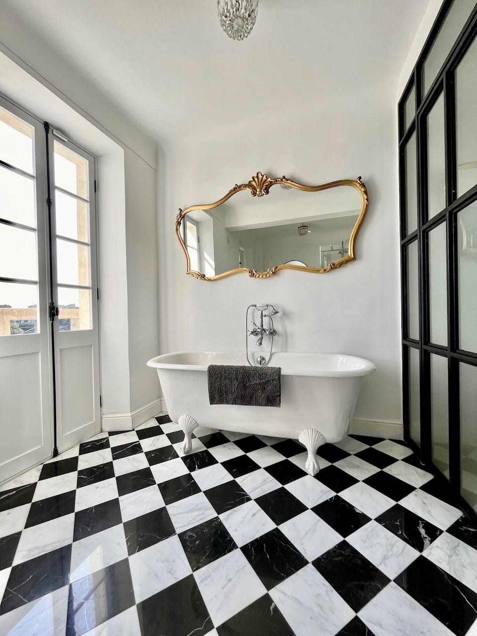 First floor - bath detail