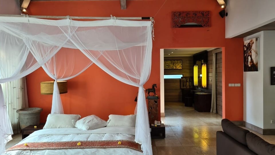The Luxury Suite | 1 bedroom, premium bedding, down comforters, minibar