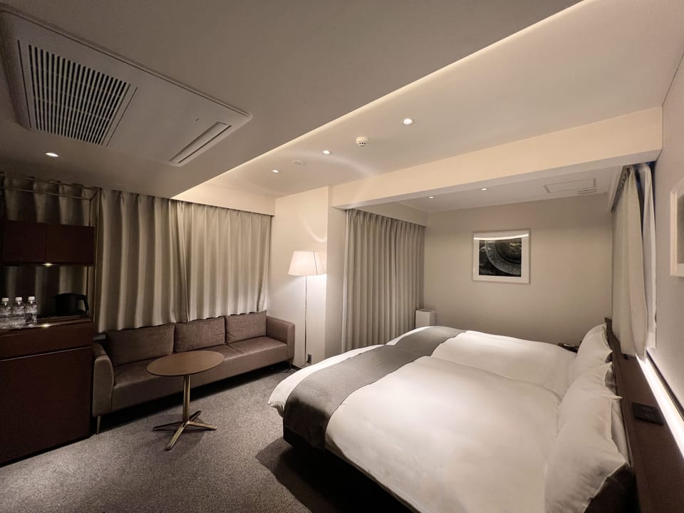 Deluxe Twin Room | In-room safe, desk, blackout drapes, free WiFi