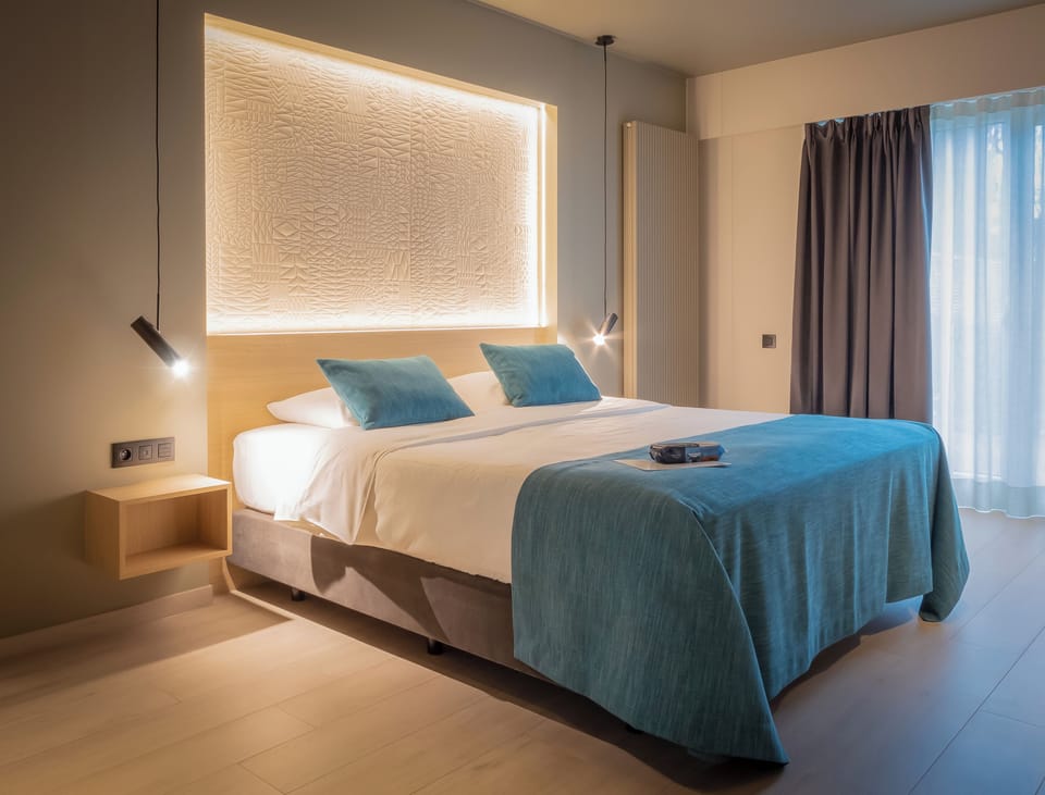 Superior Double Room | In-room safe, desk, laptop workspace, blackout drapes