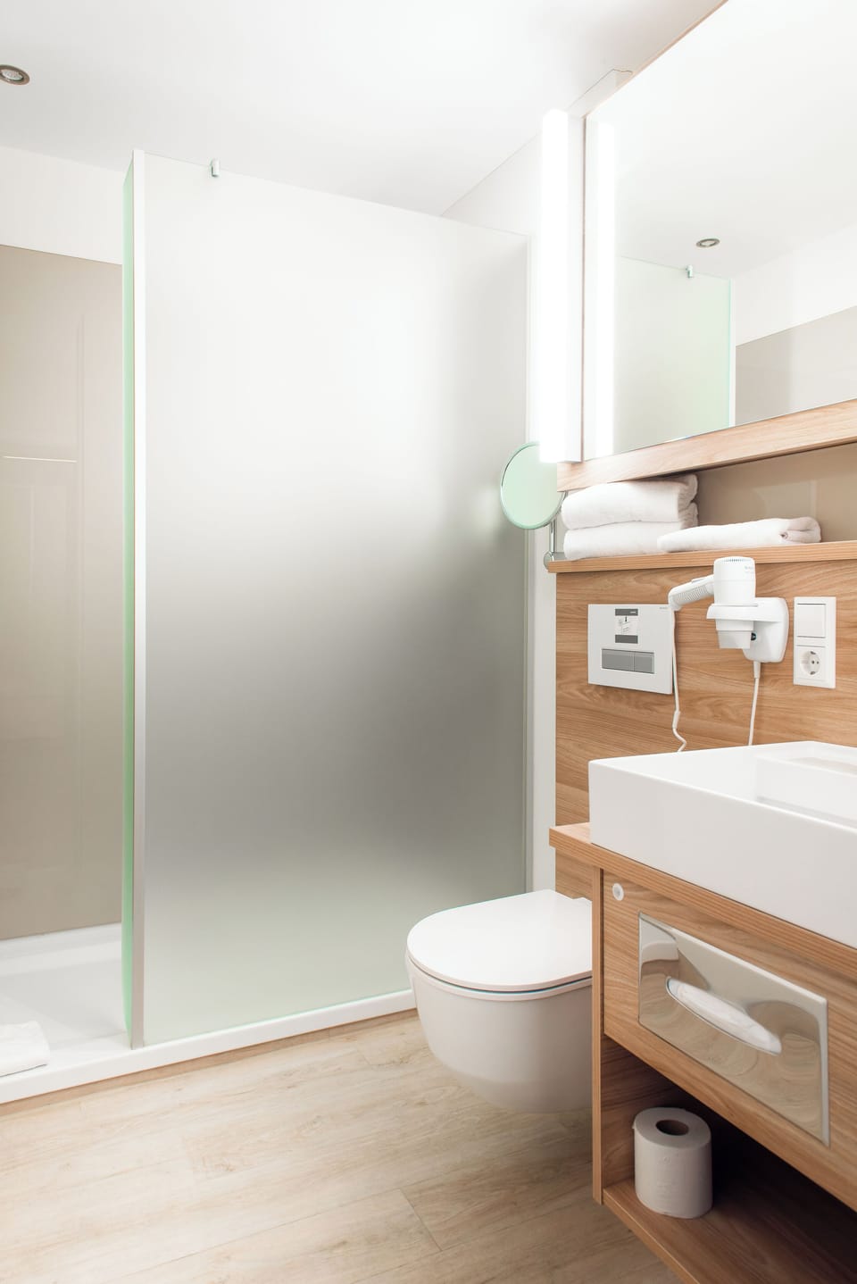 Shower, free toiletries, hair dryer, towels