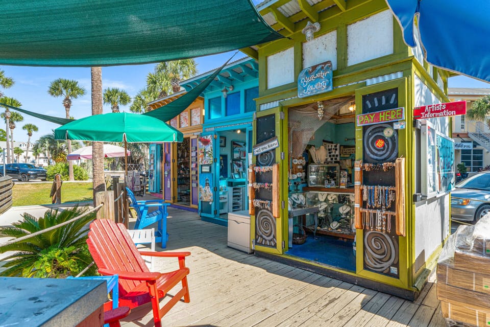 Local artist booths, kids activities, great for gifts/souvenirs