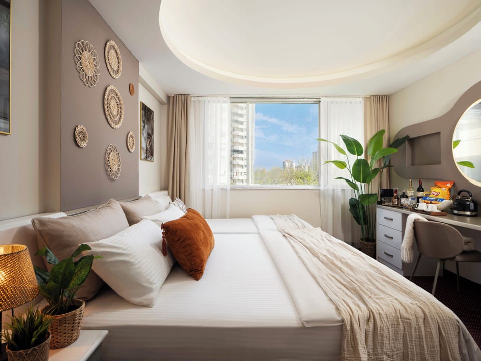 DORT KISILIK ODA | Premium bedding, minibar, soundproofing, free WiFi