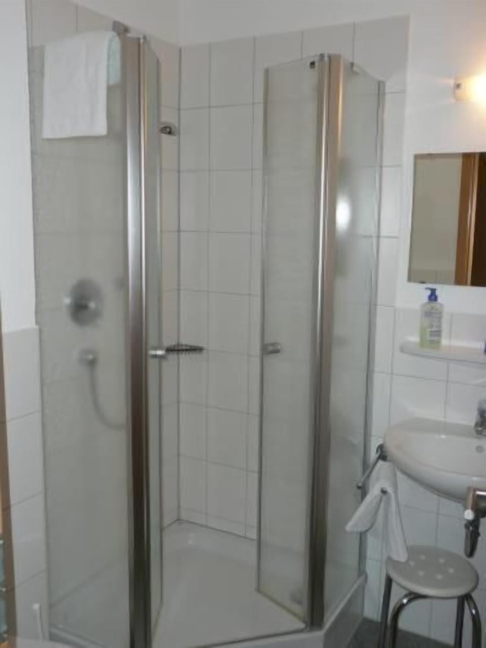 Shower, towels