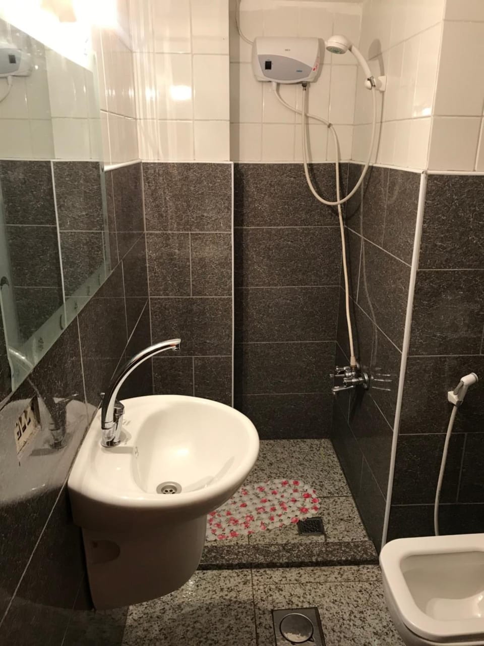 Shower, towels