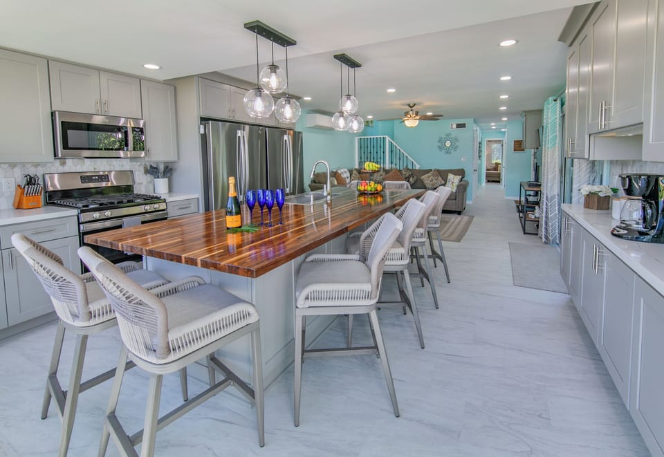 Beautiful new kitchen, large island for eating, coffee bar, & double fridges!