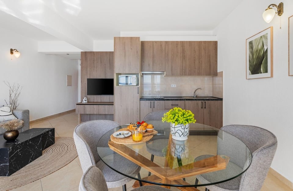 Modern and fully equipped kitchen with all needed amenities you might need