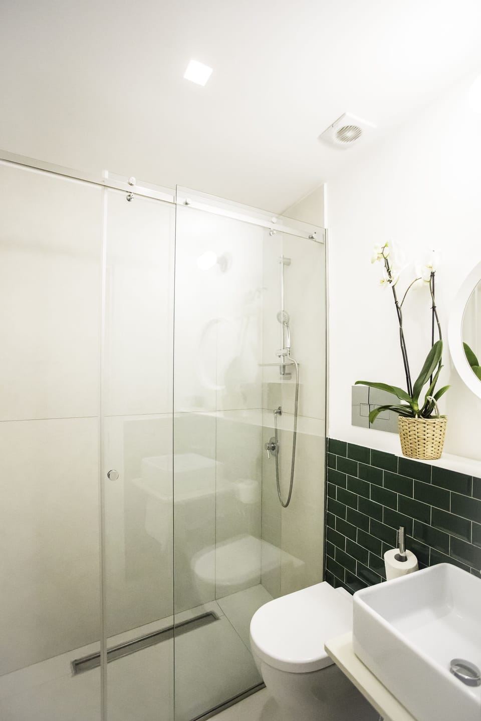 Deluxe Double Room (Assenzio) | Bathroom shower