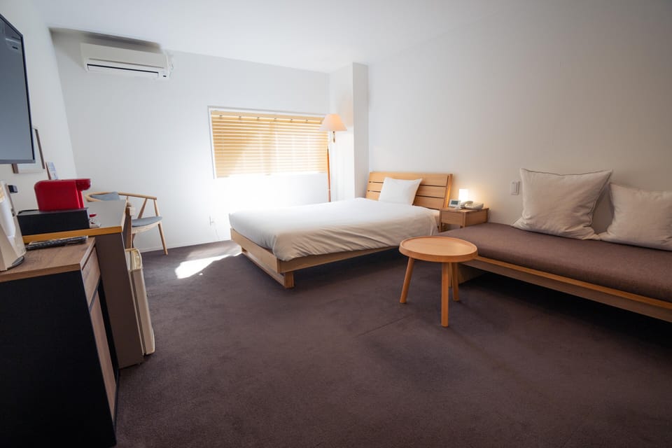 Single Room, Non Smoking | Desk, WiFi (free), bed sheets
