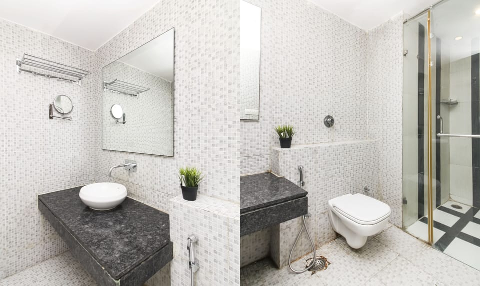 Premium Room | Bathroom | Shower, free toiletries, towels
