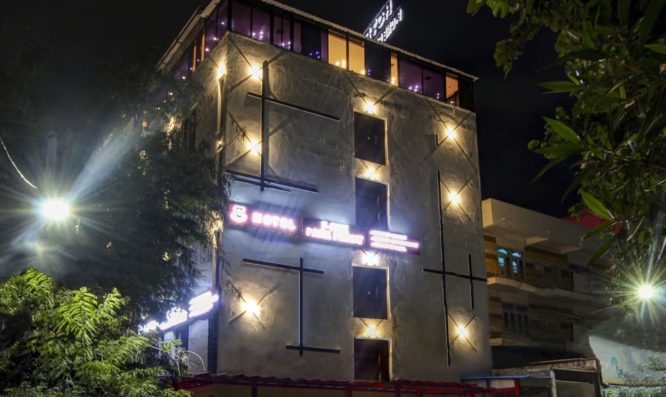 Treebo Tryst F One Hotel in Hyderabad