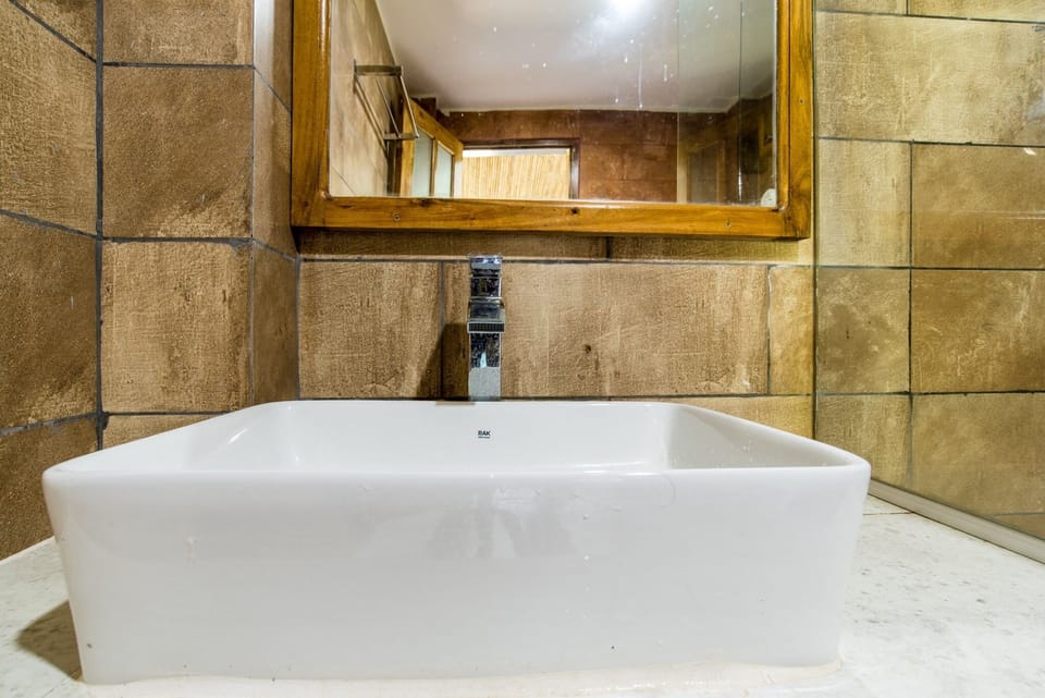 Bathroom sink