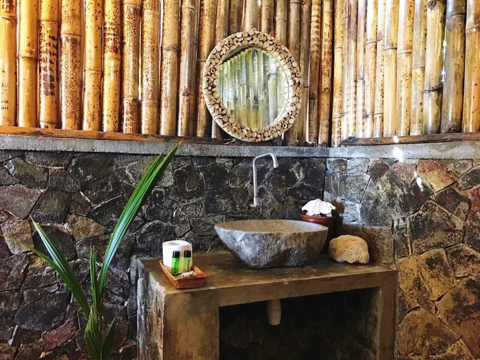 Budget Double Room, Shared Bathroom | Bathroom | Shower, towels, soap, shampoo