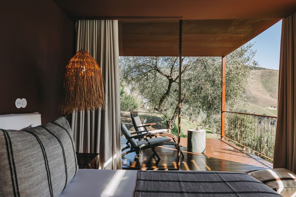 Romantic Suite | Soundproofing, iron/ironing board, free WiFi, bed sheets