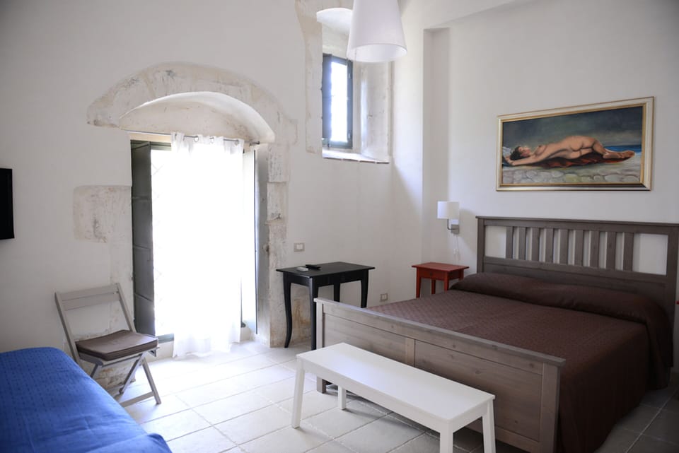 Triple Room (3) | Desk, free WiFi, bed sheets