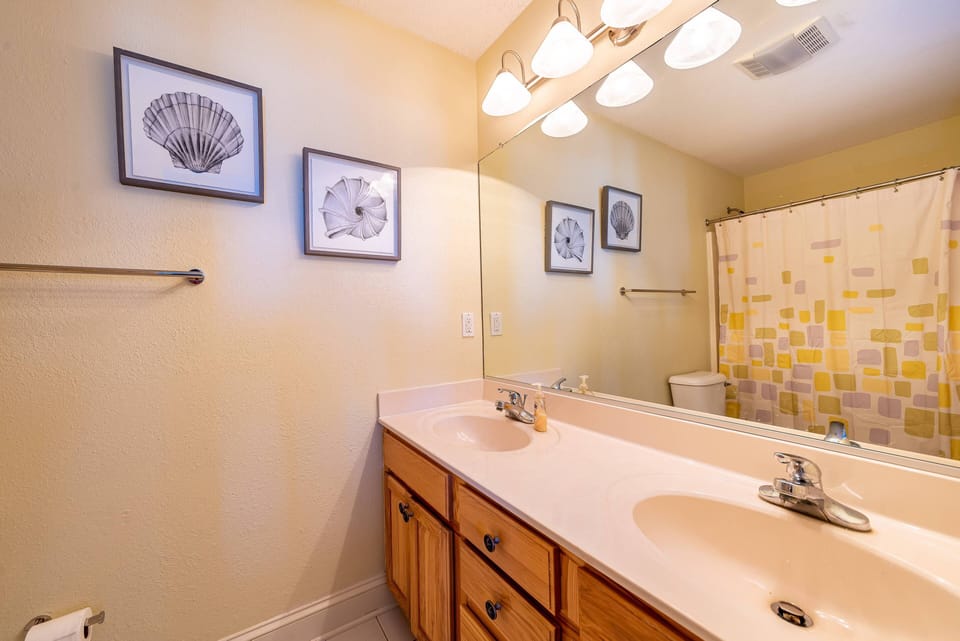 Mid Level En Suite