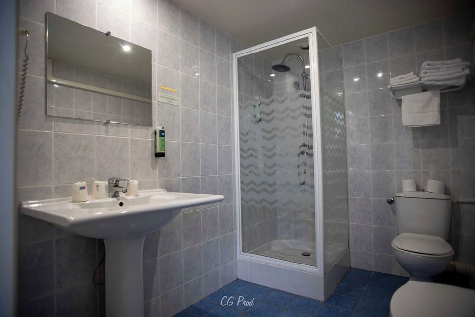 Triple Room | Minibar, soundproofing, free WiFi, bed sheets