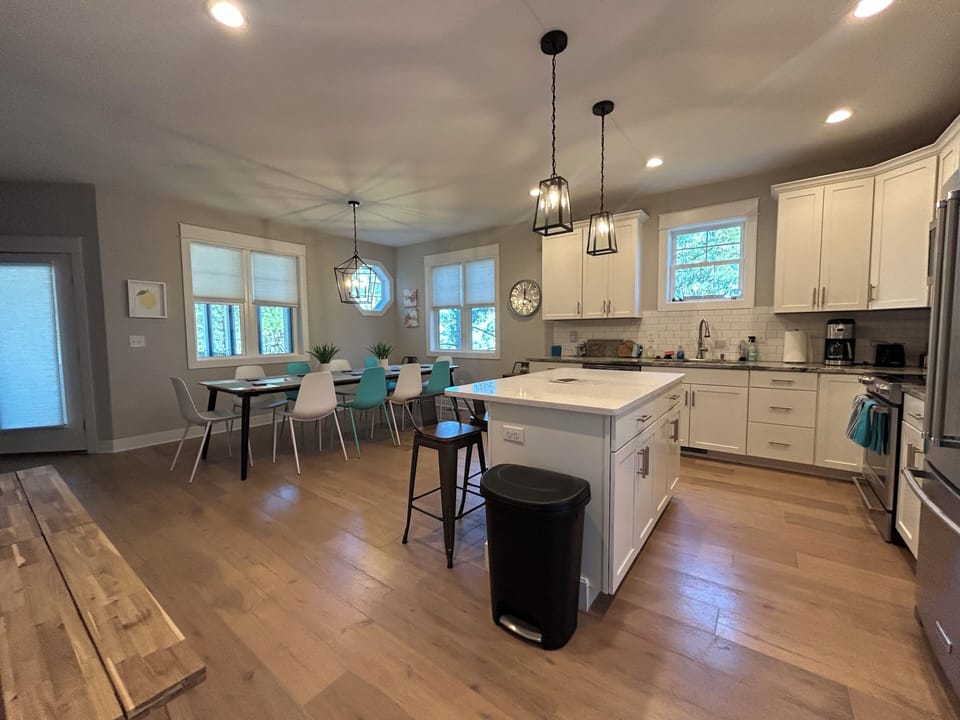 Kitchen/Dining Overview